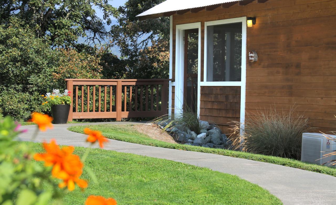 Coho Cottages Willow Creek Exterior photo